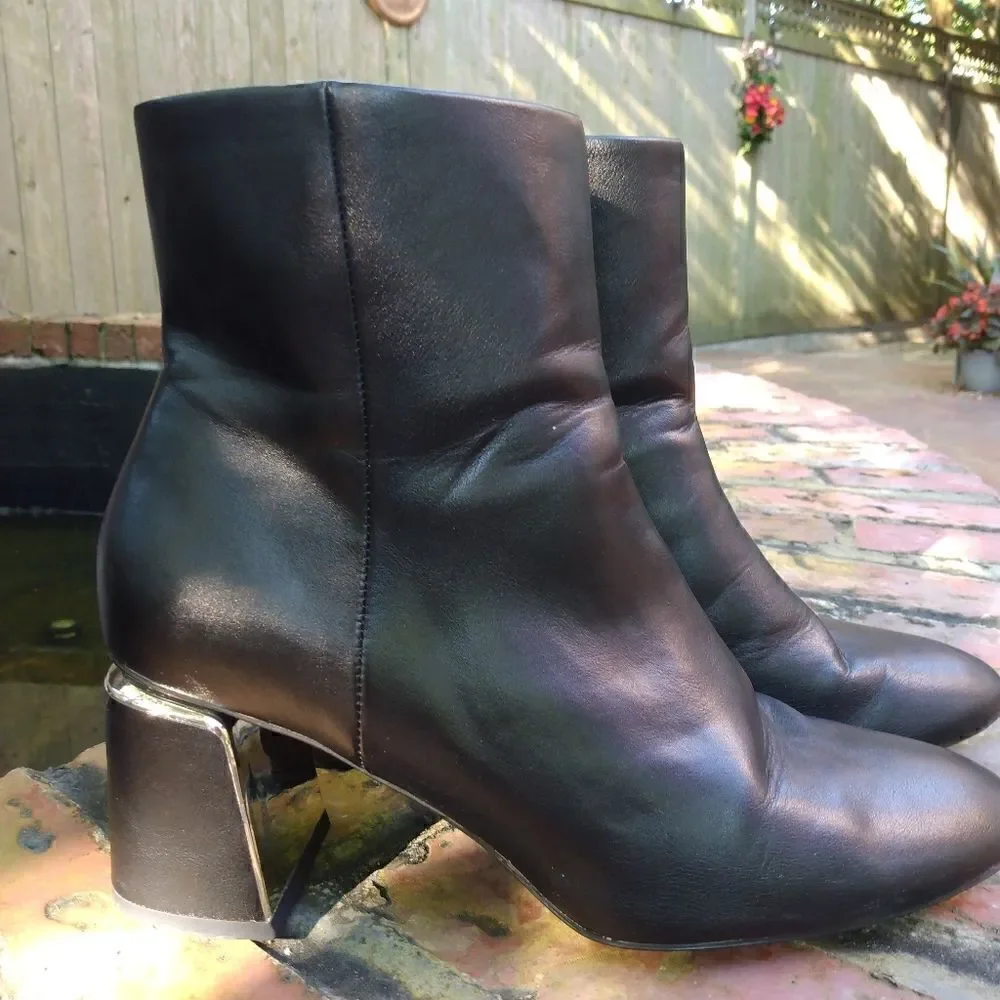 Zara Basic Block Heel Side Zip Bootie! - Picture 2 of 10